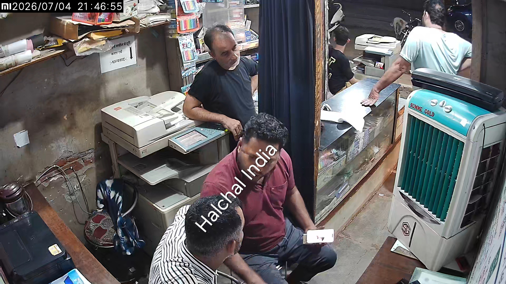 दबंग ने दुकान में घुसकर व्यापारी को दी गर्दन काटने की कथित धमकी, वीडियो वायरल