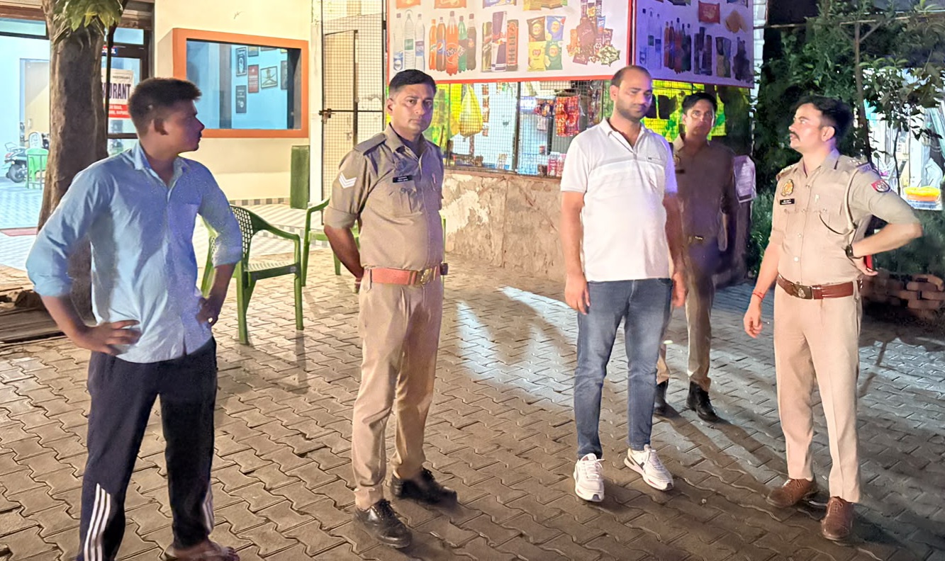 अवैध ओयो होटलों पर चला 'सिंघम' एक्शन, थाना प्रभारी प्रवीण ने बंद कराए अवैध होटल