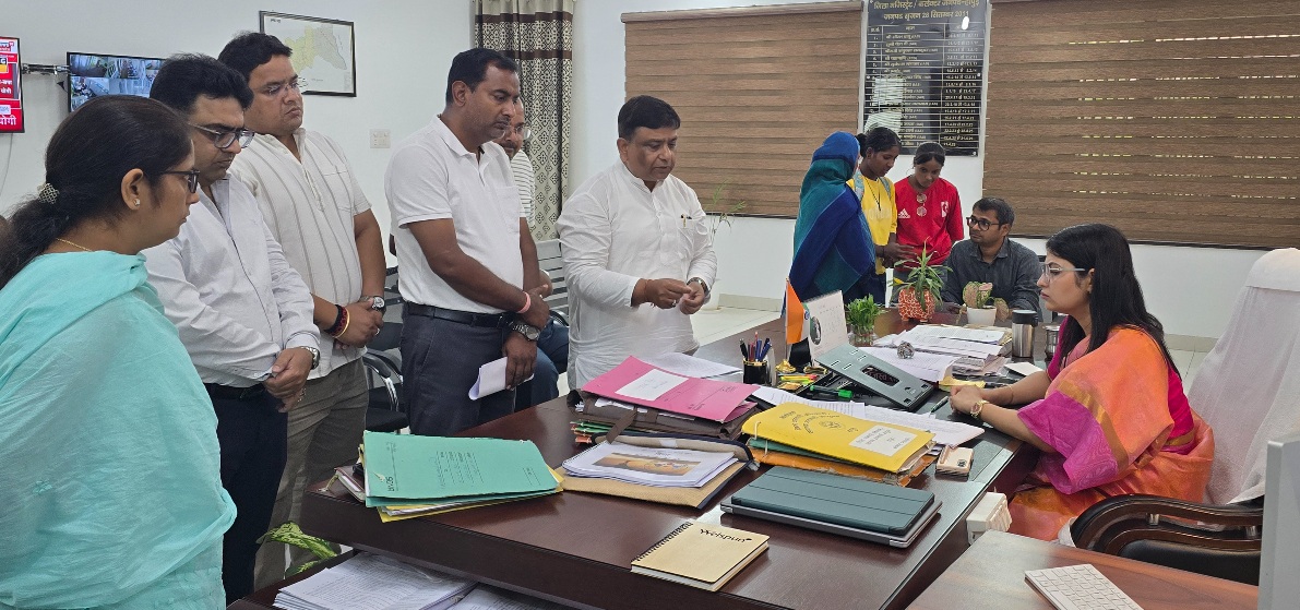अग्रवाल महासभा चुनाव में नया मोड़: डीएम से गुहार, एसएसवी कॉलेज छोड़ अन्य स्थल पर जल्द मतदान कराने की मांग