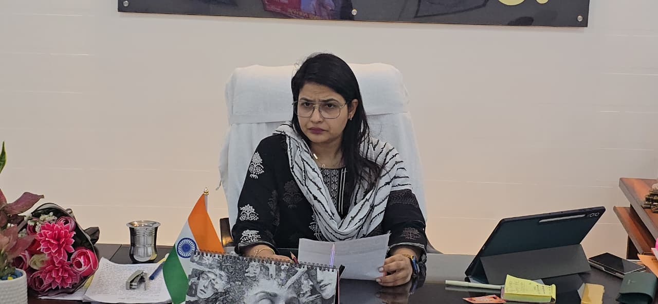 स्कूलों में शिक्षा की गुणवत्ता से नहीं होगा कोई समझौता, हर बच्चे तक पहुंचे योजनाओं का लाभ: डीएम