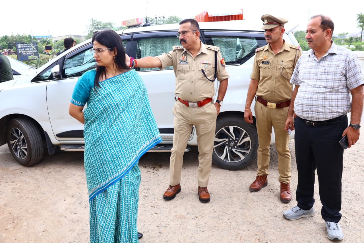 कांवड़ यात्रा को लेकर प्रशासन अलर्ट, डीएम-एसपी ने गंगनहर पटरी का किया निरीक्षण